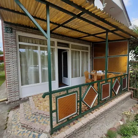 Eliza Nyaralo Tatil Evi