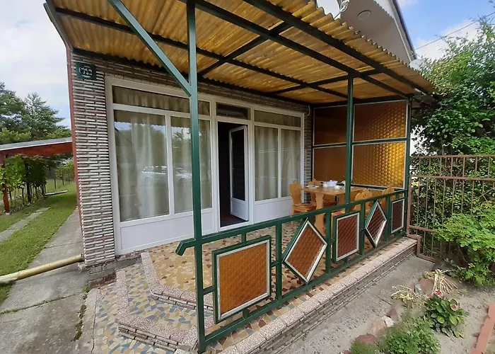 Eliza Nyaralo Tatil Evi